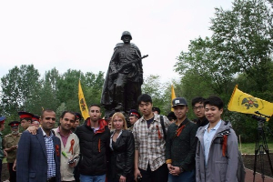 Интерклуб принял участие в открытии памятника советскому солдату