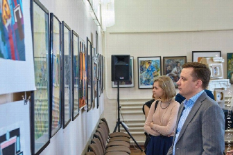 >Выставка работ студентов-дизайнеров ИРТСУ ЮФУ "Форум-2017"