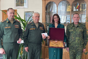 Ректор ЮФУ получила Благодарность от имени командующего войсками Южного военного округа