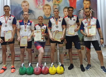 Сборная ЮФУ по гиревому спорту взяла серебро на областном турнире