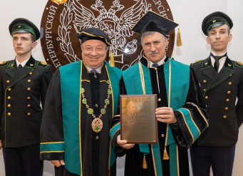 Ученый ЮФУ, Игорь Каляев стал Почетным доктором Санкт-Петербургского политехнического университета Петра Великого