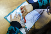 На мастер-классе «Арт-сезона» ЮФУ учили искусству киригами