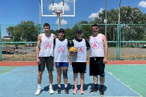 Сборная команда сотрудников ЮФУ завоевала серебро на соревнованиях по уличному баскетболу